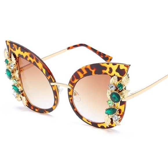Accessories - Glamorous Oversized Sunglasses 🕶